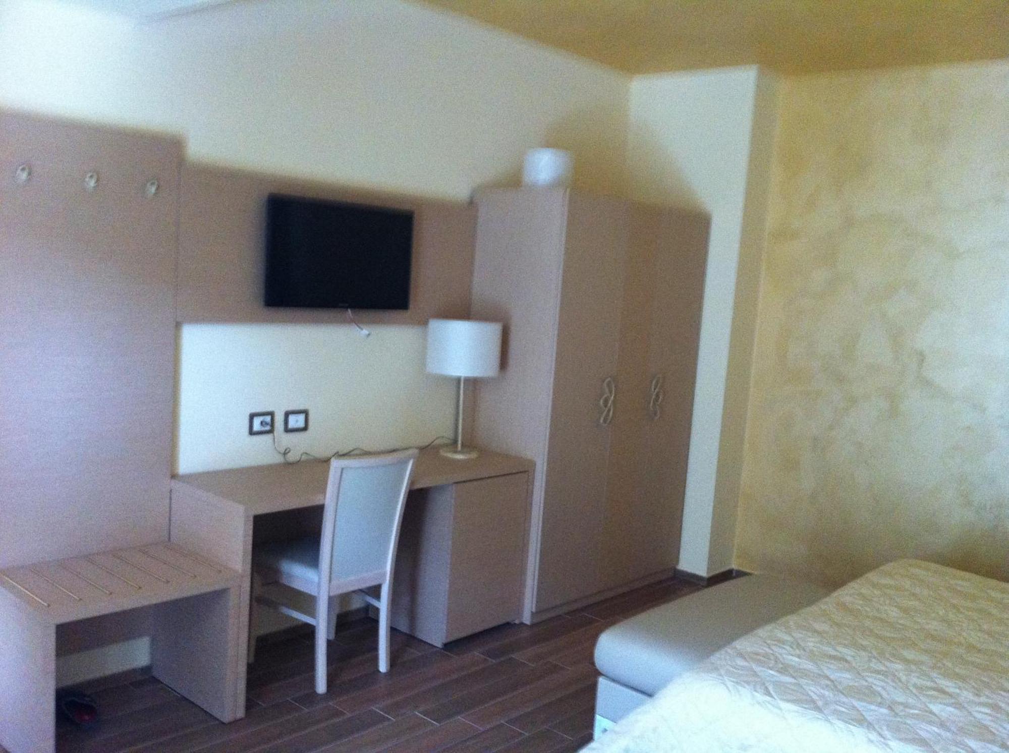 Hotel Duchessa Della Sila 산 조반니 인피오리 외부 사진