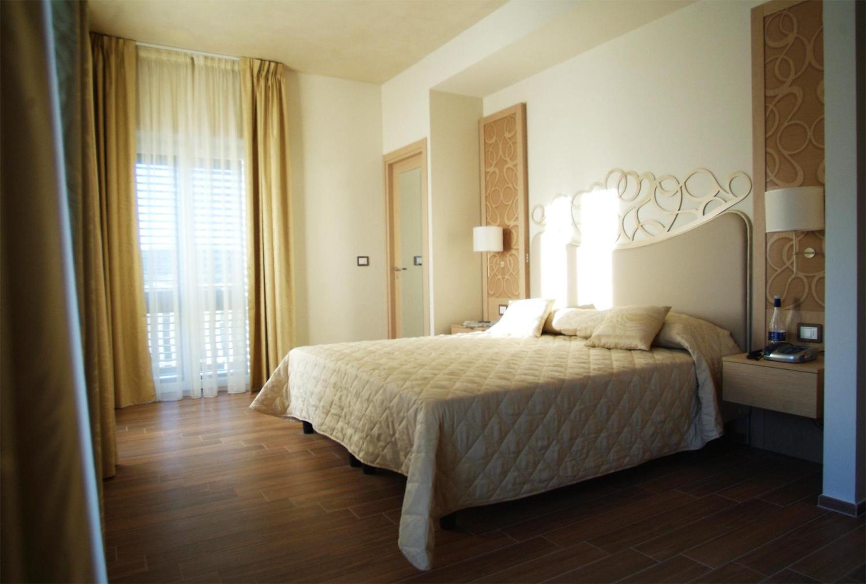 Hotel Duchessa Della Sila 산 조반니 인피오리 외부 사진